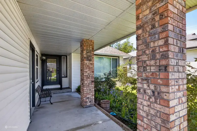 7325 123 STREET - photo 4 of 27