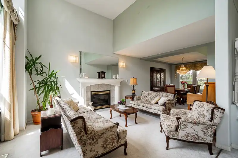 16905 83 AVENUE - photo 3 of 40
