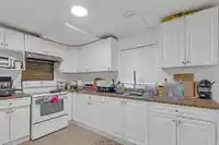 8841 140A STREET - thumbnail 16