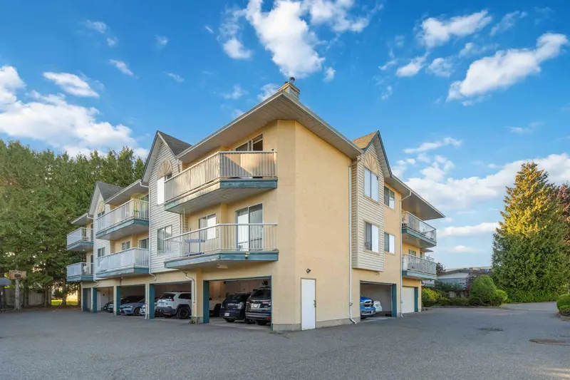 206 2567 VICTORIA STREET - photo 3 of 25