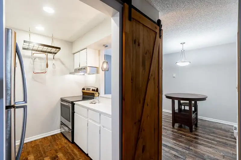 207 17661 58A AVENUE - photo 4 of 30