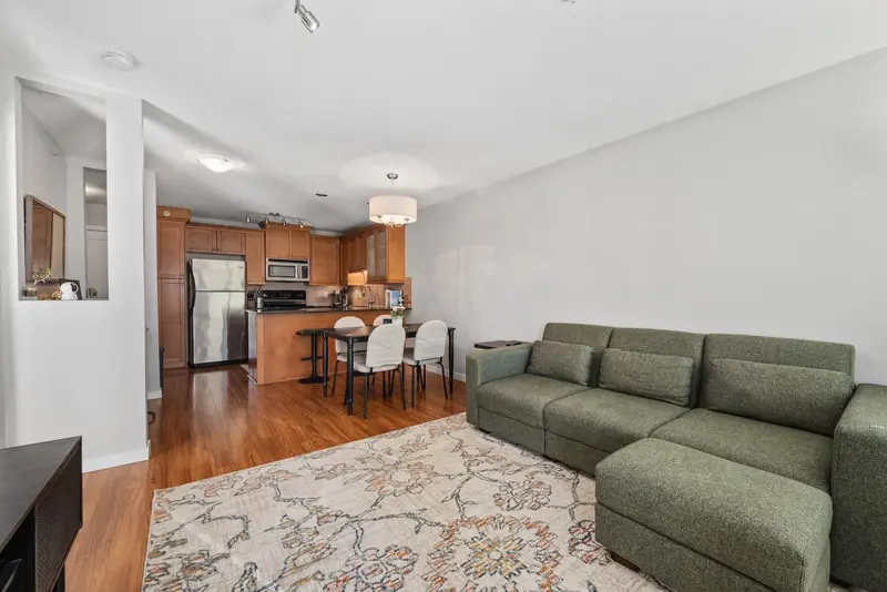 412 1969 WESTMINSTER AVENUE - photo 2 of 25