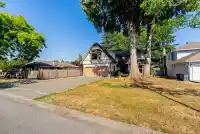 9884 158A STREET - thumbnail 3