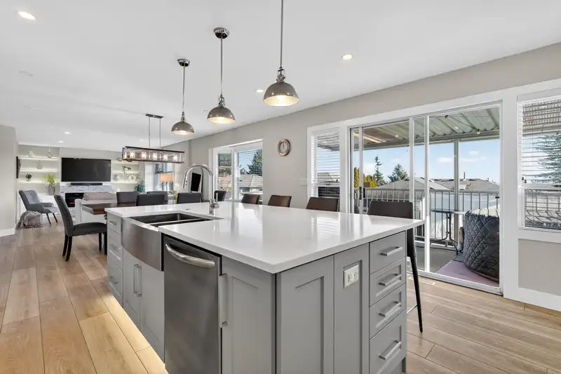 6260 191A STREET - photo 3 of 25