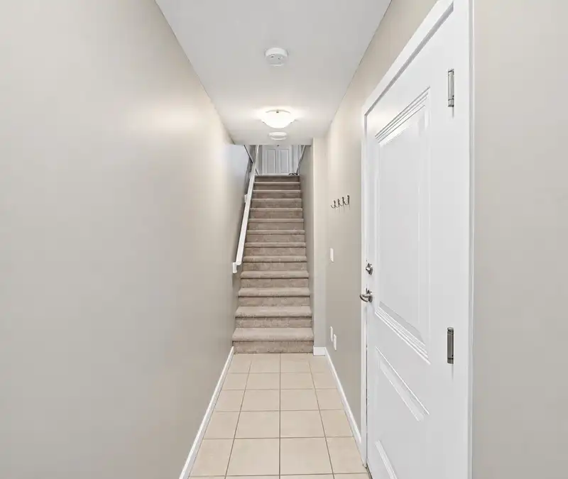 93 18777 68A AVENUE - photo 4 of 25
