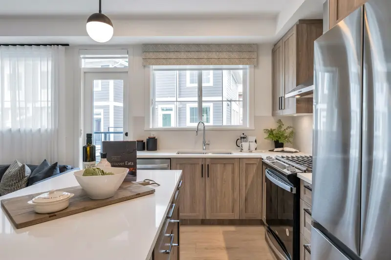 9 8433 203A STREET - photo 4 of 18