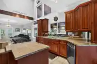 18048 99A AVENUE - thumbnail 13