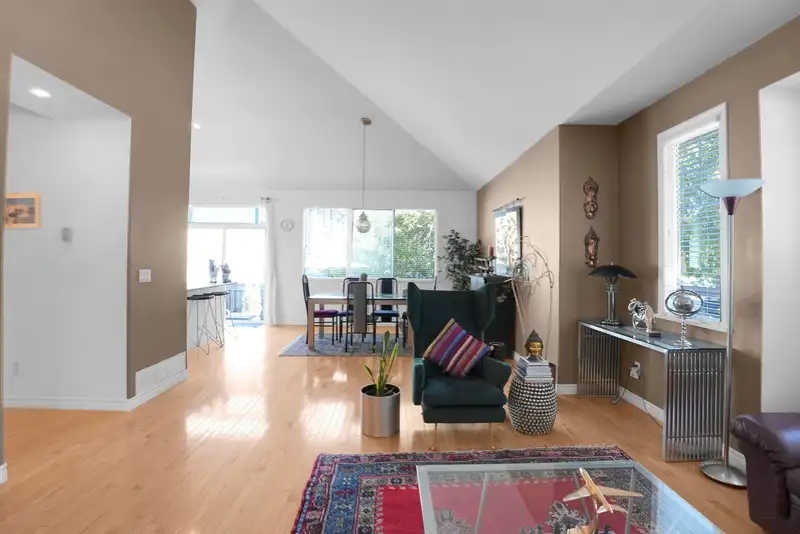 7508 146 STREET - photo 4 of 39