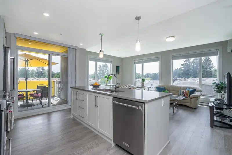 307 2555 WARE STREET - photo 1 of 25