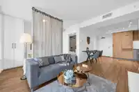911 10448 UNIVERSITY DRIVE - thumbnail 2