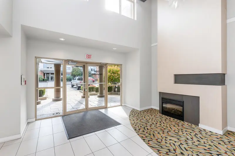 216 33546 HOLLAND AVENUE - photo 4 of 25