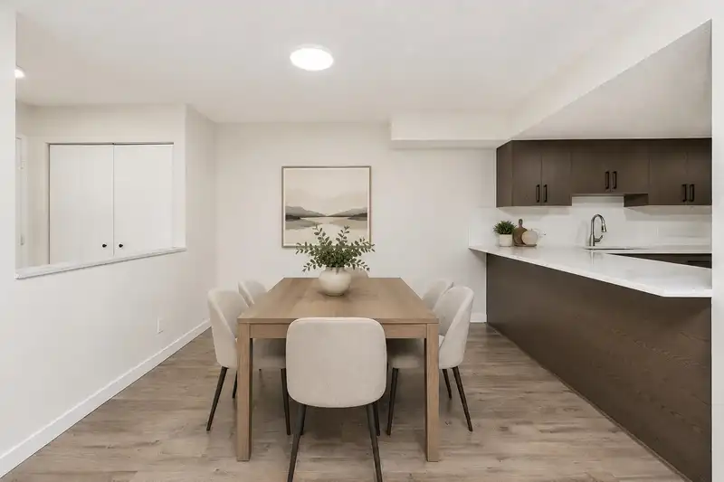 103 7090 133B STREET - photo 2 of 38