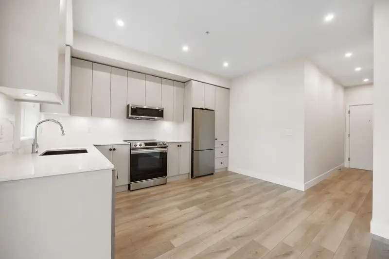 510 45505 CAMPUS DRIVE - photo 3 of 16