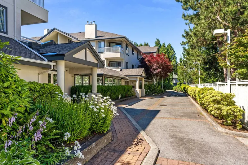 203 15272 20 AVENUE - photo 2 of 25