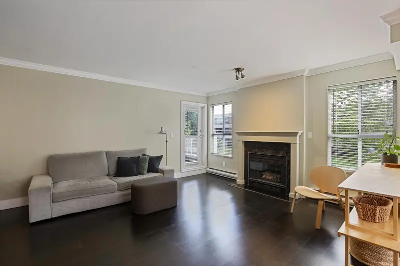 203 15272 20 AVENUE - photo 4 of 25