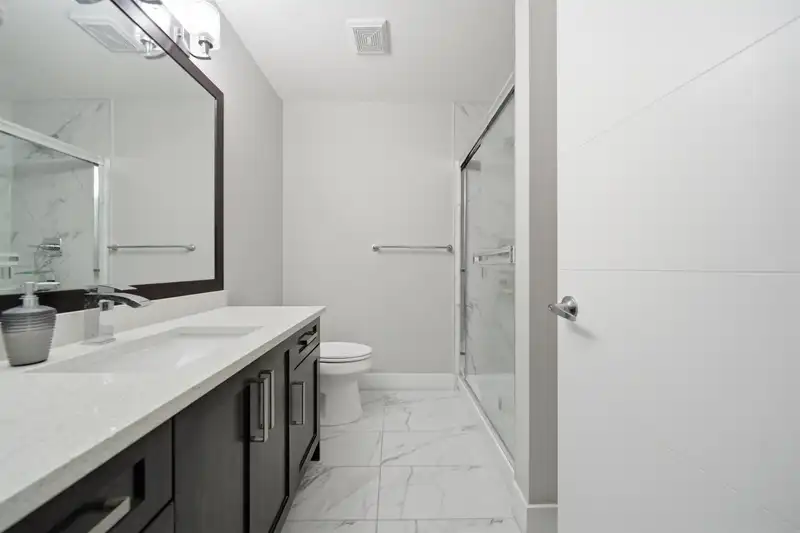3 6388 140 STREET - photo 4 of 26