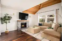 8572 164A STREET - thumbnail 5