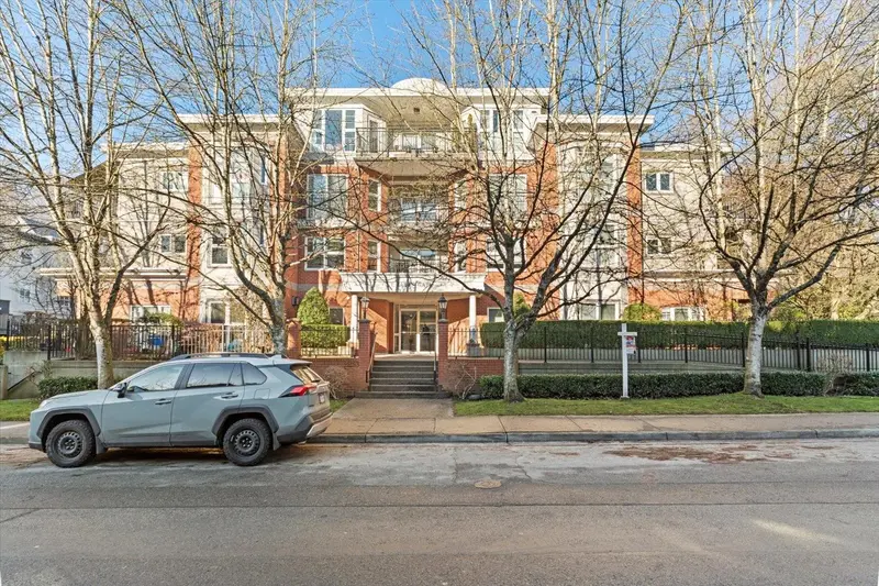 207 2253 WELCHER AVENUE - photo 1 of 25