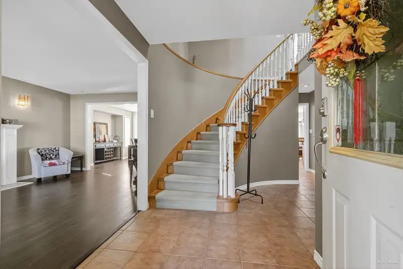 14180 85A AVENUE - photo 3 of 26