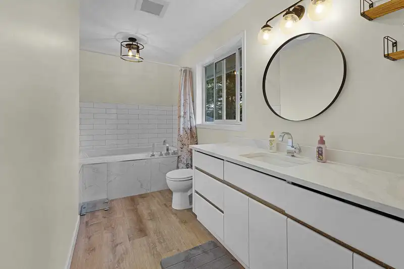 14247 86 AVENUE - photo 2 of 34