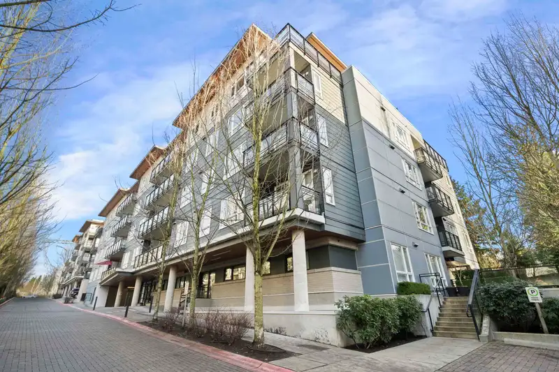 104 13925 FRASER HIGHWAY - photo 1 of 16