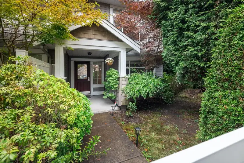 37 19330 69 AVENUE - photo 3 of 39