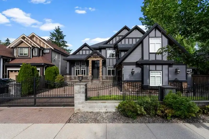 8740 158 STREET - photo 1 of 40