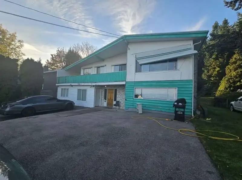 5515 148 STREET - photo 3 of 13