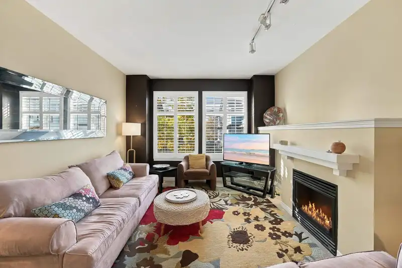 49 18828 69 AVENUE - photo 3 of 25