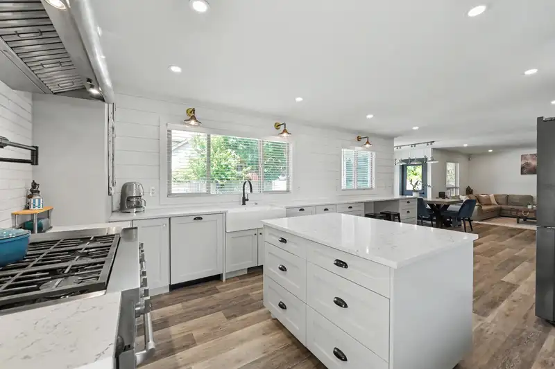 6289 187 STREET - photo 4 of 32