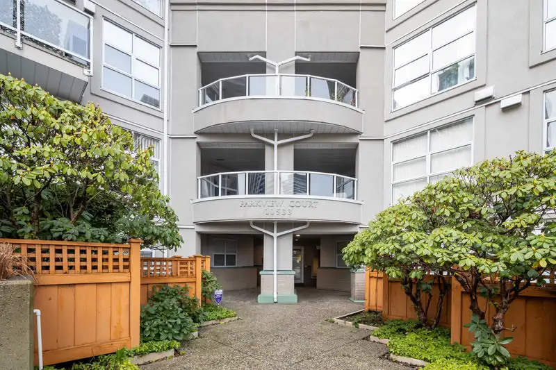 313 10533 UNIVERSITY DRIVE - photo 1 of 35