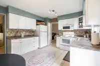 5916 182A STREET - thumbnail 13