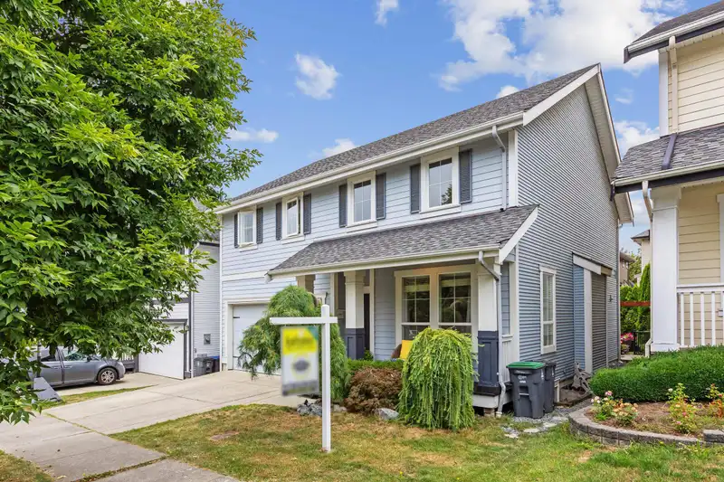 17913 70 AVENUE - photo 1 of 34