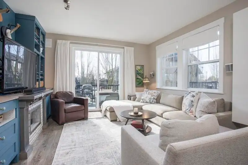 65 6450 187 STREET - photo 2 of 36