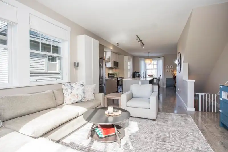 65 6450 187 STREET - photo 4 of 36