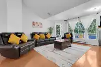 11 13670 84 AVENUE - thumbnail 2