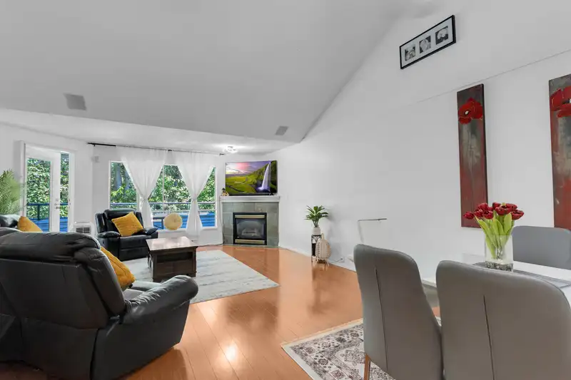 11 13670 84 AVENUE - photo 4 of 17