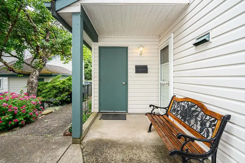 131 13710 67 AVENUE - photo 2 of 25