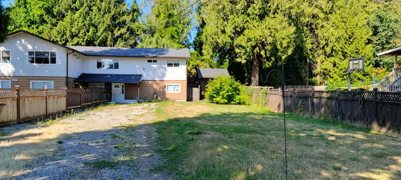9689 131 STREET - photo 2 of 38