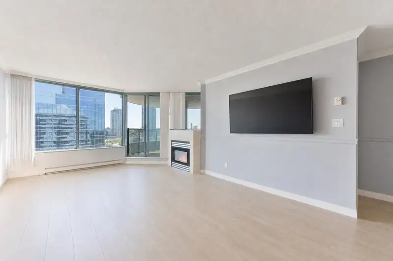 1806 13383 108 AVENUE - photo 2 of 27