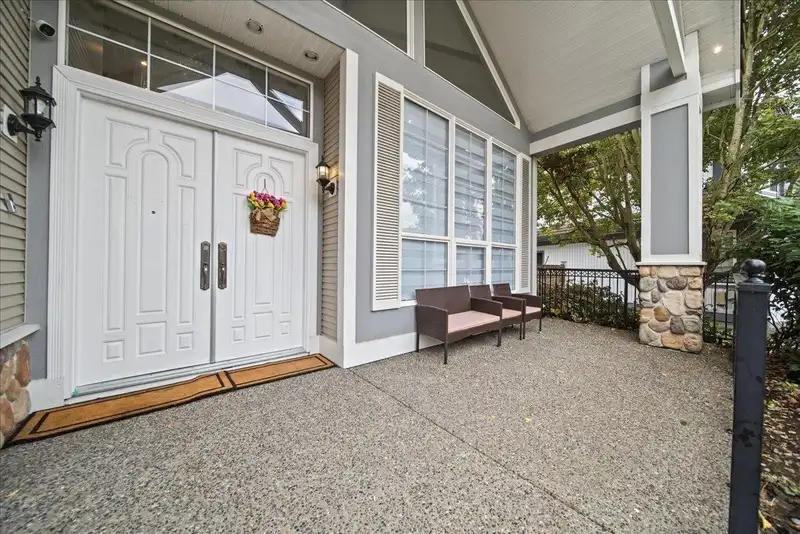 7355 146A STREET - photo 3 of 25