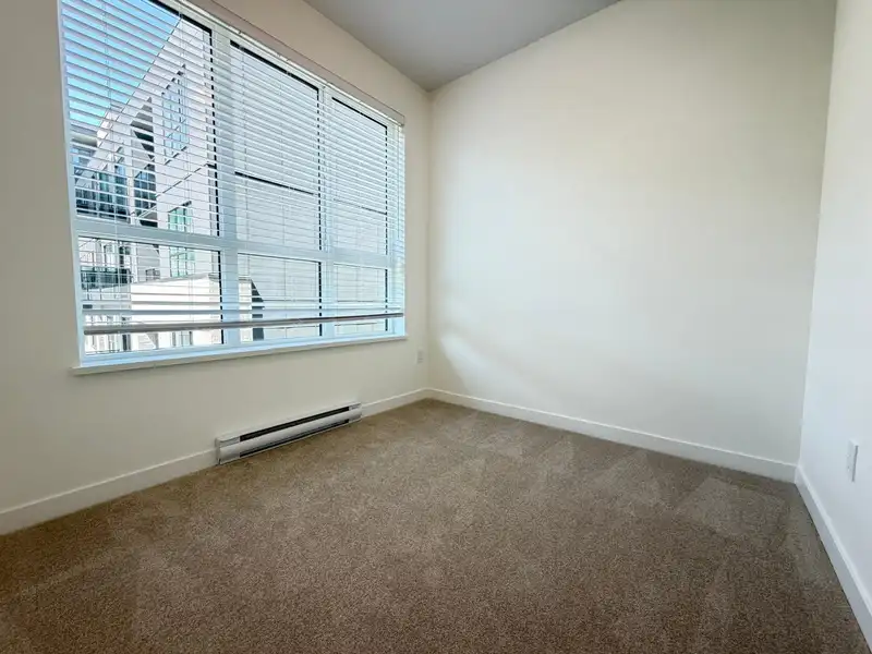 304 15735 85 AVENUE - photo 3 of 16