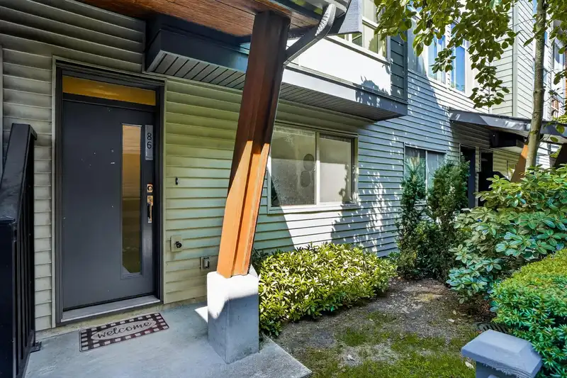 86 8473 163 STREET - photo 2 of 40