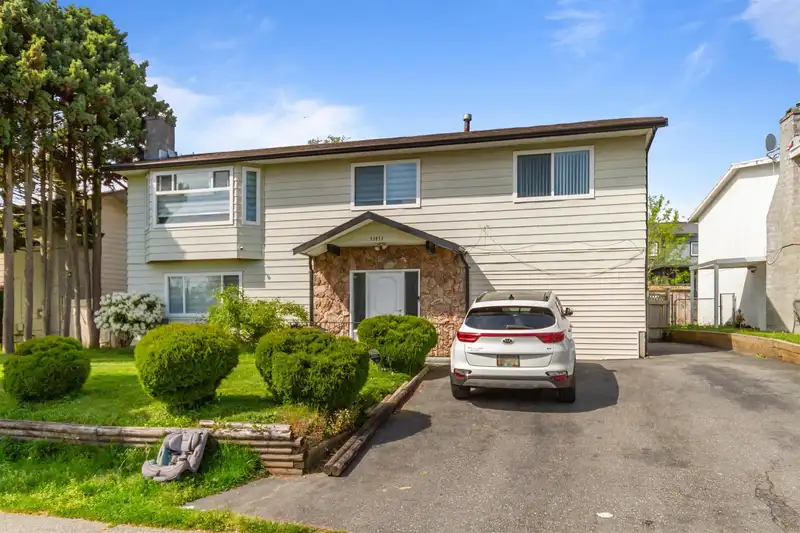 13813 89TH AVENUE - photo 1 of 19