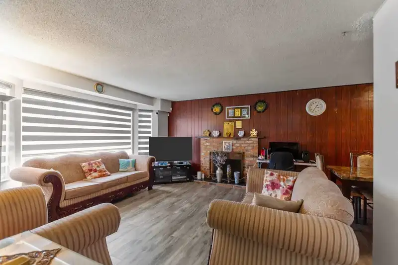 13813 89TH AVENUE - photo 3 of 19