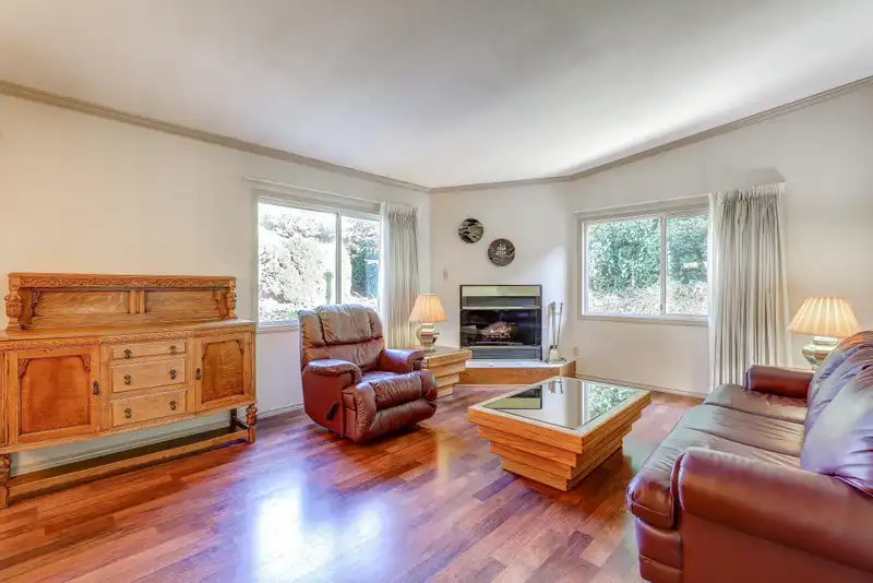 21 8078 KING GEORGE BOULEVARD - photo 4 of 29
