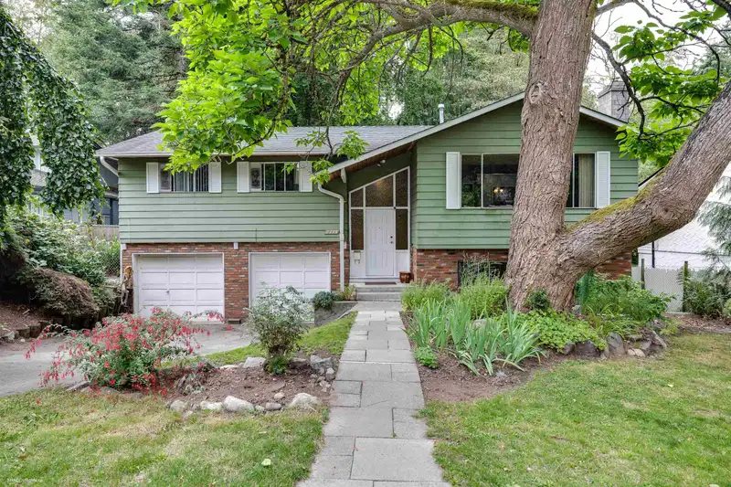 7733 138 STREET - photo 2 of 27