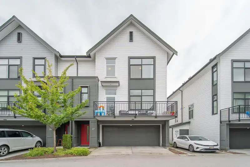 27 17555 57A AVENUE - photo 1 of 33