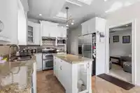 9416 WALLACE CRESCENT - thumbnail 15