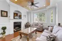 9416 WALLACE CRESCENT - thumbnail 6